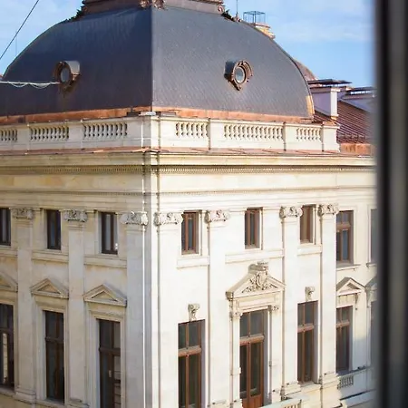 Apartment Beautiful In Old Town Bucharest